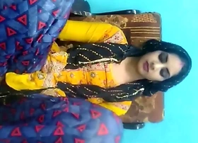 Sex with My cute newly married neighbour bhabhi, desi bhabhi sex video beside hindi audio