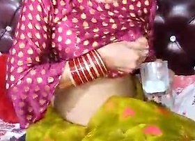 Sexy bhabhi makes mouth-watering coffee from her fresh breast milk for devar by demands out her milk in cup (Hindi audio)